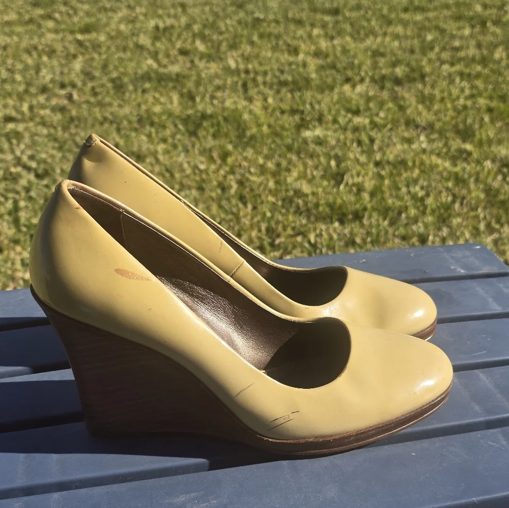 Cole Haan Margot 75 Wedge Heels  II Nougat Sz 7.5B Patent Leather Flaw
